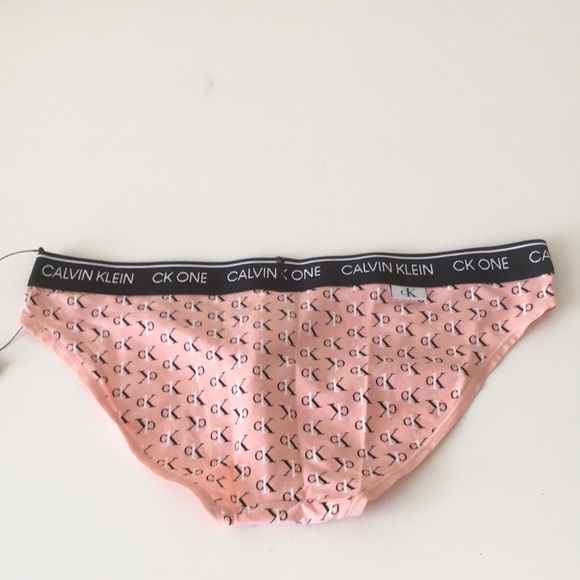 Calvin Klein CK One Bikini Brief Size Medium - Picture 14 of 15
